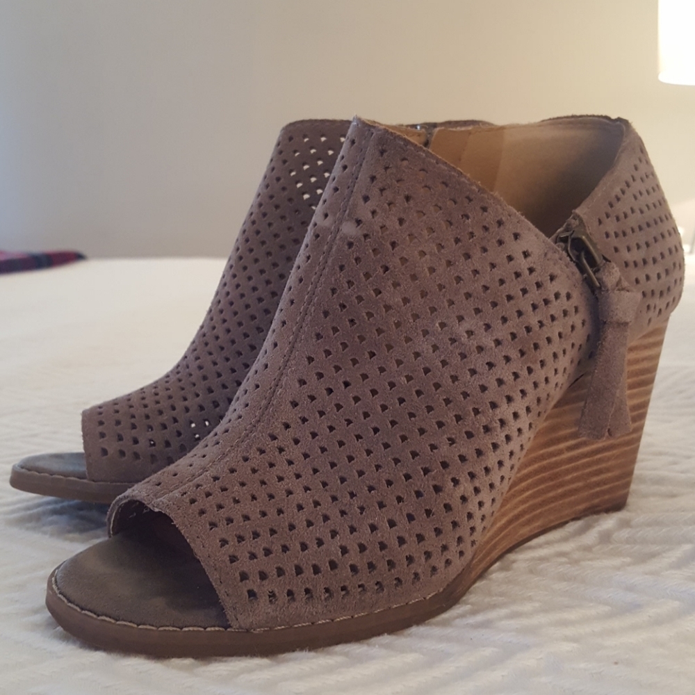 Lucky Brand wedges